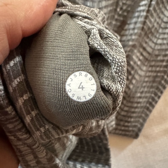 Lululemon Align leggings 25” size 4 - Picture 4 of 4